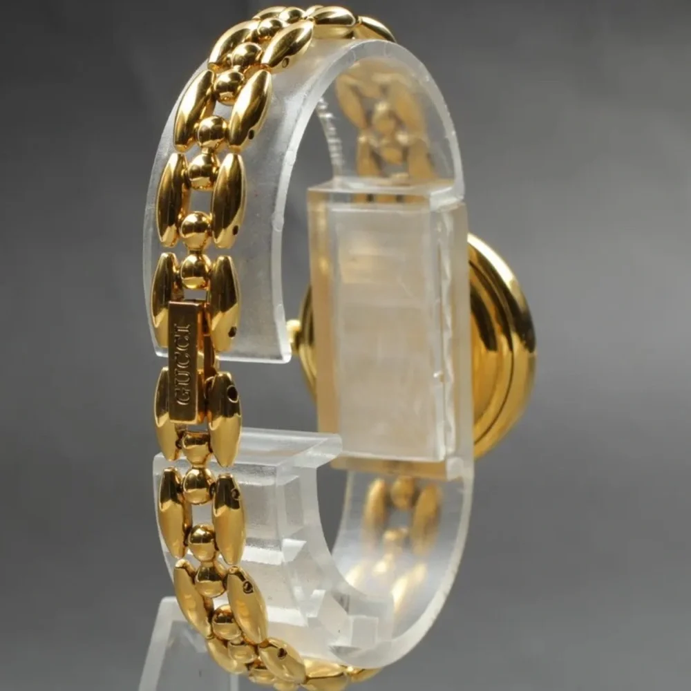 - Gucci Luxury RARE highly collectible bracelet watch